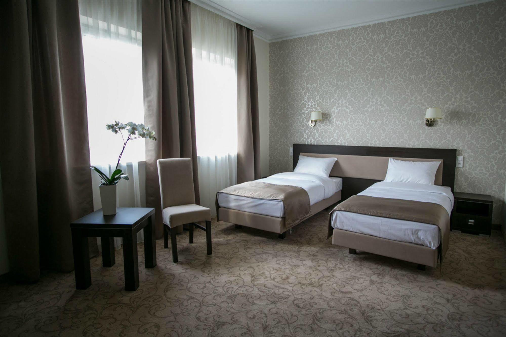 Hotel Luxor Lublino Esterno foto